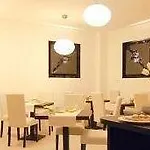 La Contrada Hotel