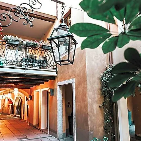 La Contrada