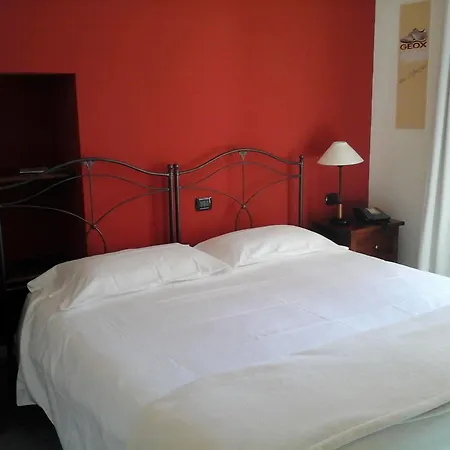 La Contrada Hotell 3*