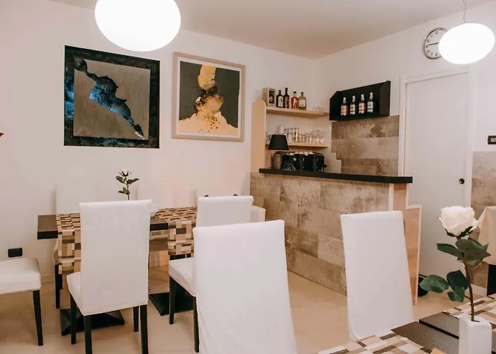 La Contrada Отель