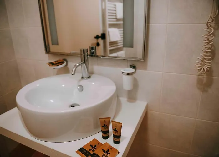 Отель La Contrada