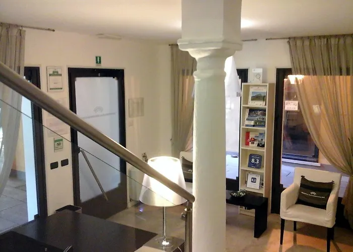 Отель La Contrada